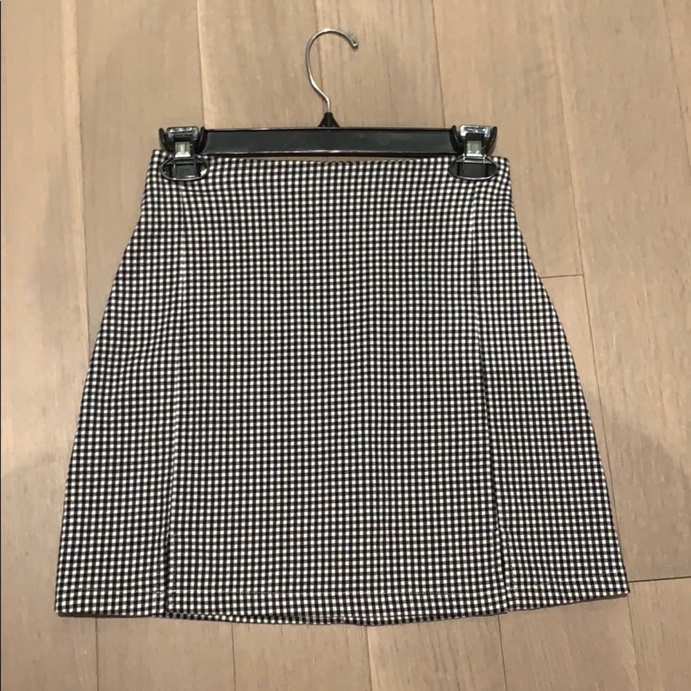 Brandy Melville patterned skirt - Picture 2 of 4